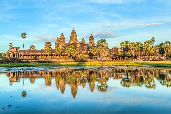 campuchia cam du khach an uong chay xe co gioi gan den angkor wat