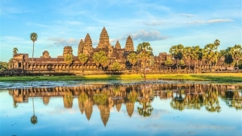 Campuchia cấm du khách ăn uống, chạy xe cơ giới gần đền Angkor Wat