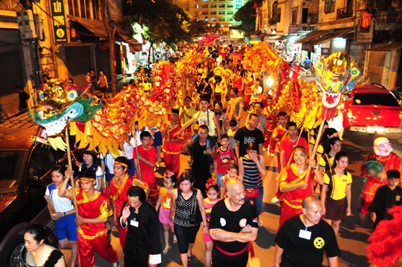 tet trung thu 2019 ha noi cam duong phuc vu le hoi pho co