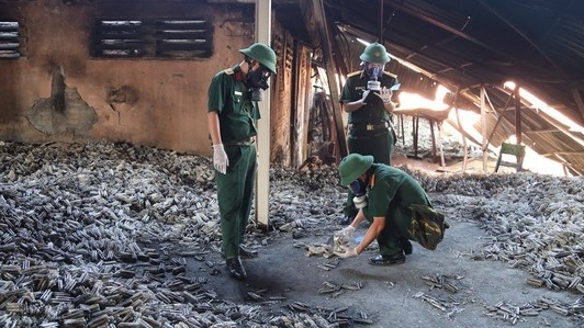 Bắt đầu tẩy độc thủy ngân vụ cháy công ty Rạng Đông