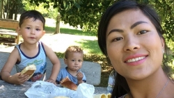 "Cô bé" người H’Mông nói tiếng Anh "như gió" đã ly hôn chồng Bỉ