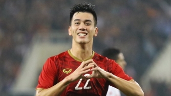 sau sieu pham tran viet nam uae tien linh roi doi tuyen quoc gia
