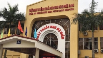 nghe an be 10 thang tuoi tu vong sau tiem khang sinh
