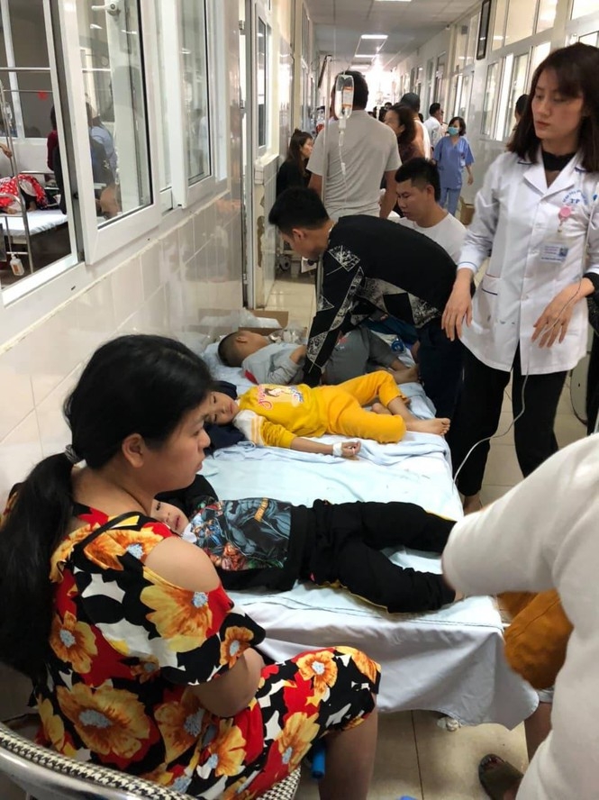 thanh hoa hon 60 tre truong mam non vuon mat troi nhap vien sau bua an