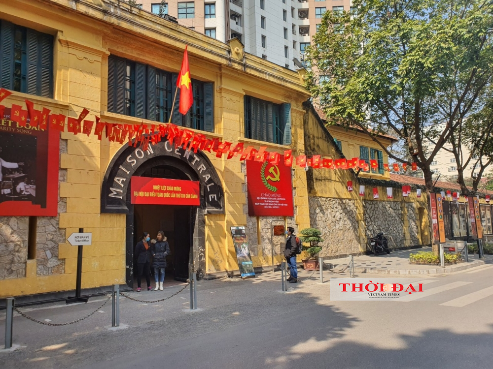 Hà Nội rực rỡ cờ hoa chào mừng Đại hội XIII của Đảng Hà Nội rực rỡ cờ hoa chào mừng Đại hội XIII của Đảng