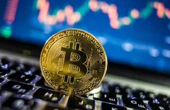 Giá Bitcoin đạt mức kỷ lục 48.000 USD