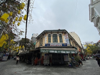 Hàng loạt di tích đóng cửa, quán ăn, cafe chỉ bán mang về ở Hà Nội