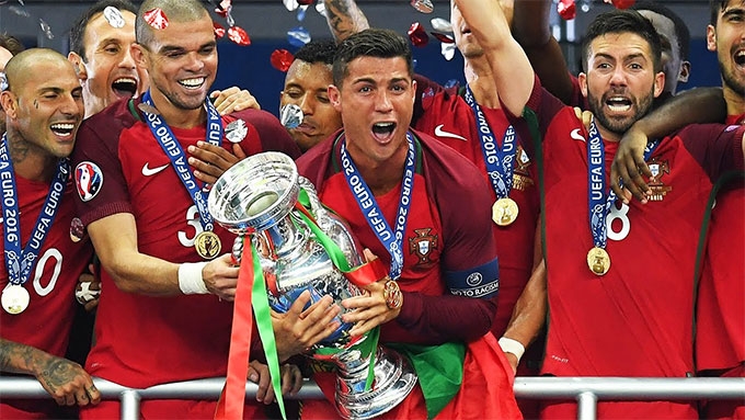 Khán giả sẽ được phép tới sân xem EURO 2021?