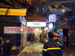 Cháy khách sạn A25 khiến khu phố cổ Hà Nội náo loạn