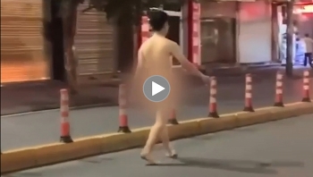 Nam thanh niên khỏa thân, thản nhiên đi bộ trên đường phố Hải Phòng