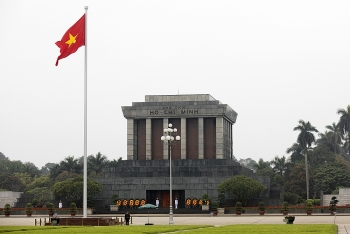 Thủ tướng bổ nhiệm Thứ trưởng Bộ Giao thông vận tải và Phó Trưởng ban Ban Quản lý Lăng Chủ tịch Hồ Chí Minh