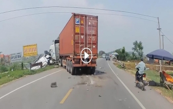 xe tai lan lan bi container tong truc dien tai xe va phu xe tu vong