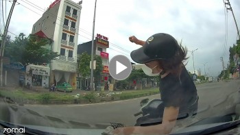 tai xe dung trung nu ninja di xe may nguoc chieu