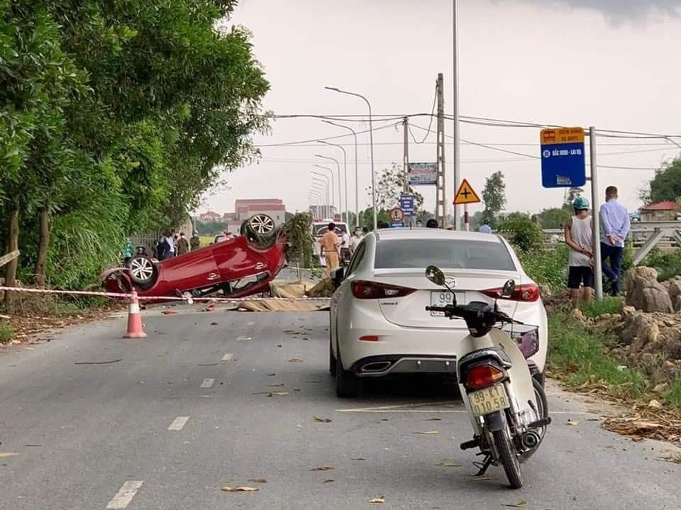 Toàn cảnh vụ va chạm với xe ben khiến ô tô con bị vò nát ở Bắc Ninh