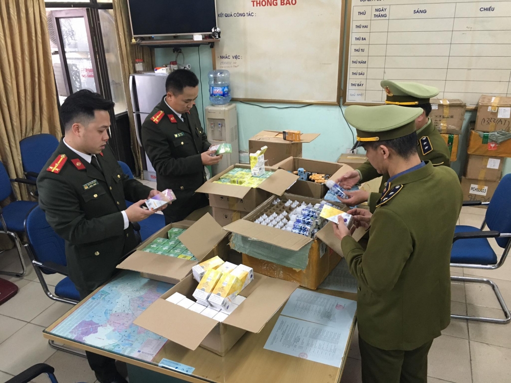 Thu giữ hơn 10.000 linh, phụ kiện thuốc lá điện tử không hóa đơn chứng từ