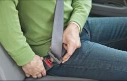 Bắt đầu xử phạt người ngồi ghế sau ô tô không thắt dây an toàn