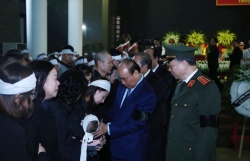 Thủ tướng Nguyễn Xuân Phúc tới viếng 3 chiến sĩ hy sinh ở Đồng Tâm