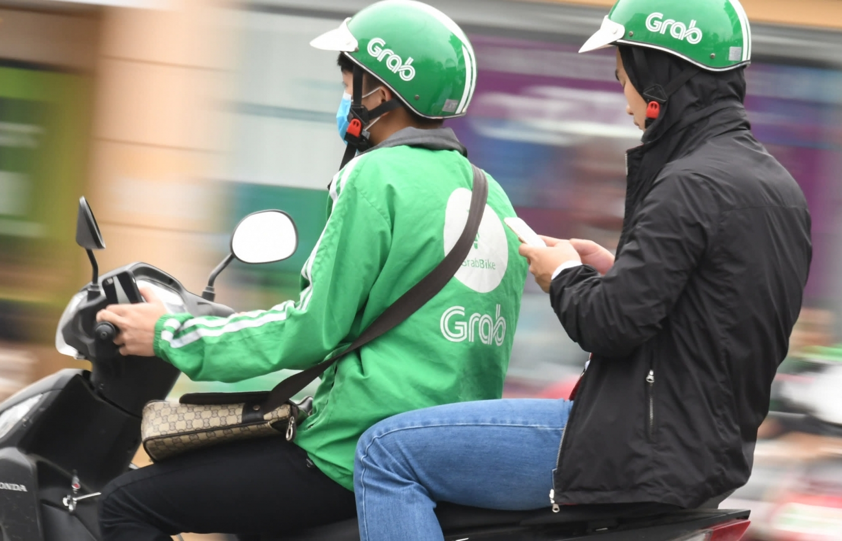 grab go viet be dong loat tang phu phi dat xe dip tet canh ty 2020