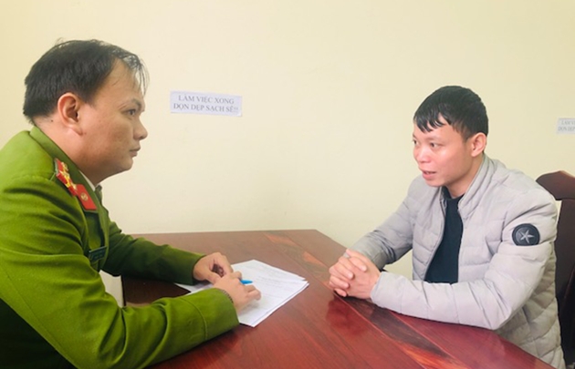 chong dung vu luc ep vo quan he tinh duc co pham toi hiep dam khong