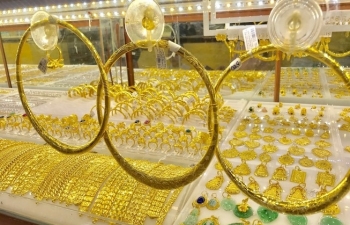 gia vang hom nay 282 roi xuong nguong 45 trieu dongluong