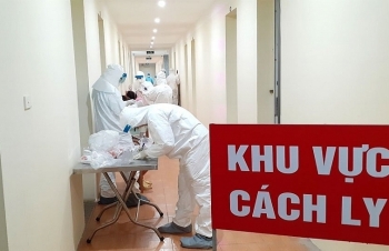 nguoi dan ong tu vong khong ro nguyen nhan ha noi tien hanh cach ly 20 nguoi