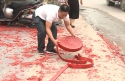 Công an vào cuộc vụ pháo nổ "tung trời" tại đám cưới ở Hà Nội