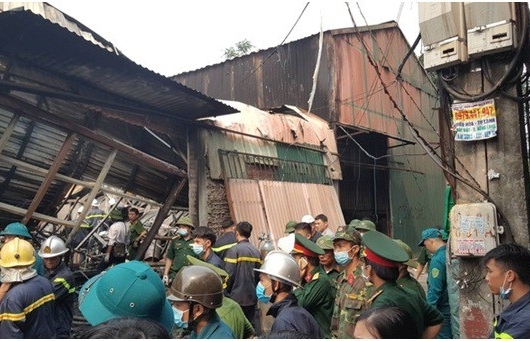 tin phap luat 24h nong nhat hom nay 113 khoi to giam doc cong ty moi truong trong vu chay 8 nguoi chet o ha noi