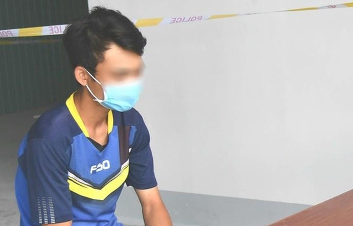 khoi to nam thanh nien tron cach ly ve tham vo