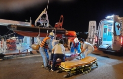 Cứu thuyền viên Philippines bị đau ngực, bất tỉnh trên vùng biển Việt Nam