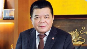hom nay gia dinh to chuc tang le cho ong tran bac ha