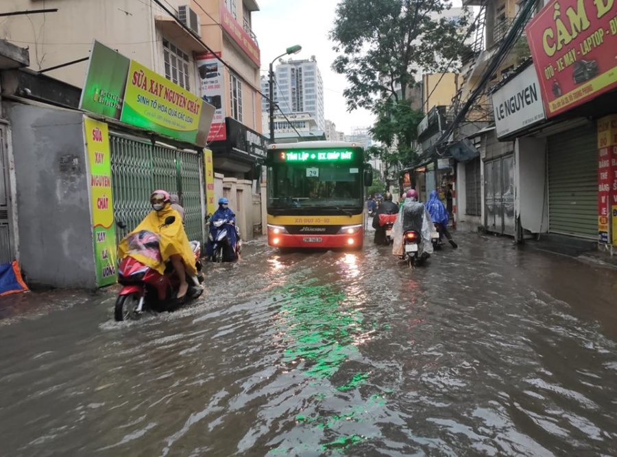 anh ha noi mua dong den kin troi pho phuong lai ngap trong nuoc