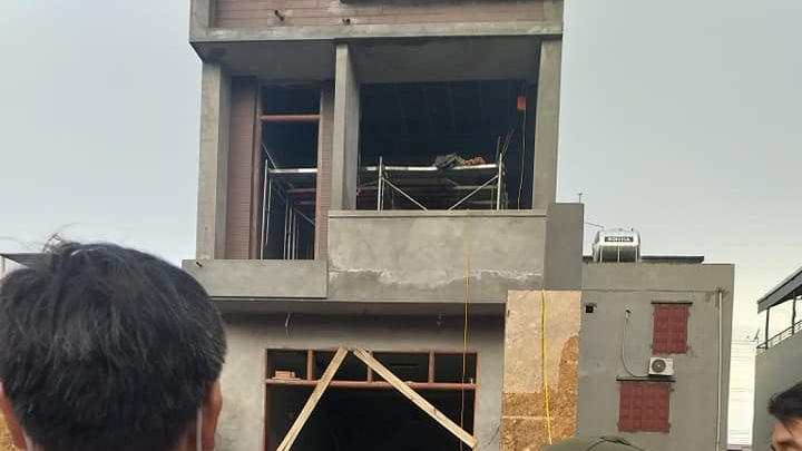 Hai thanh niên tử vong nghi điện giật trong ngôi nhà mới xây dựng