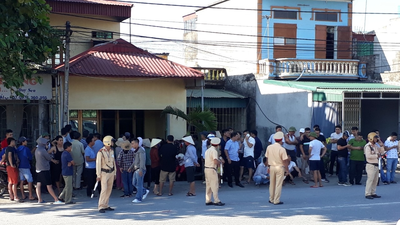 thai binh tranh cai dieu cay em vung dao doat mang anh trong le cung 49 ngay cua bo