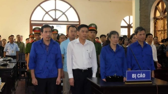 Hoãn phiên tòa xử vụ gian lận điểm thi ở Sơn La do nhân chứng là lãnh đạo vắng mặt