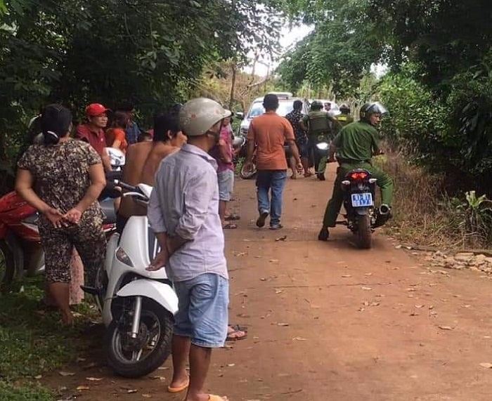 nghi mau thuan dat dai em no sung ban vo chong anh trai thuong vong o binh phuoc