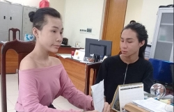 Thiếu niên giả gái "chị hiểu hông" giật điện thoại của du khách Hàn Quốc