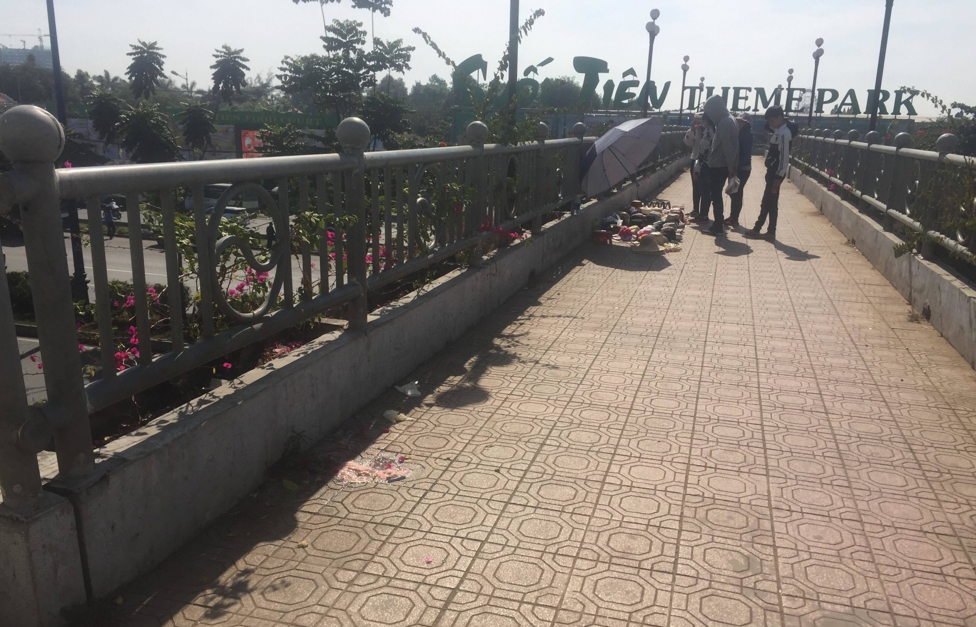 nu sinh que thai binh tu vong bat thuong tren cau vuot bo hanh suoi tien