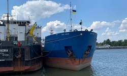 Ukraine bắt giữ tàu chở dầu, Nga đáp trả cứng rắn
