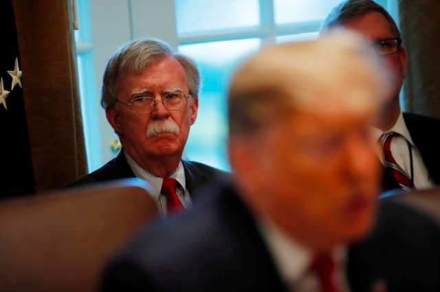 tong thong trump sa thai co van anh ninh quoc gia john bolton