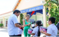 Tổ chức “Susann’s Help for children”: Đến Khánh Hoà trao 1.196 suất quà cho trẻ khó khăn