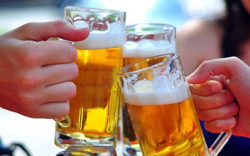 Bộ Y tế đề xuất cấm uống rượu bia tại công viên, sân vận động