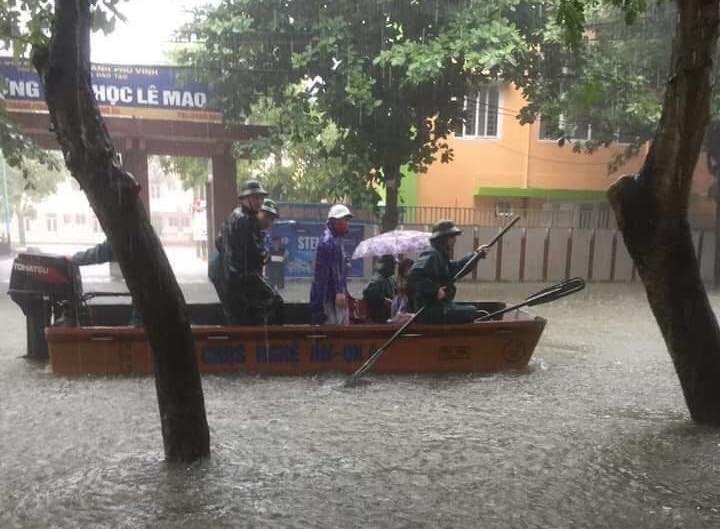 thanh pho vinh ngap lut kinh hoang nhieu noi chim trong bien nuoc