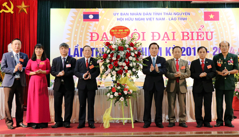 ong nguyen doan kinh tai dac cu chu tich hoi huu nghi viet lao tinh thai nguyen khoa iii