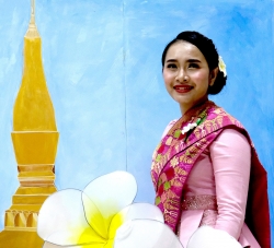 Những "bông hoa Champa" trong cuộc thi hùng biện tiếng Việt cho lưu học sinh Lào
