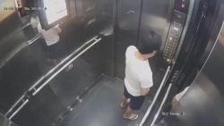 Truy tìm người đàn ông tiểu tiện trong thang máy chung cư ở TP.HCM