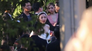 tiec cuoi ngoai troi cua toc tien hoang touliver