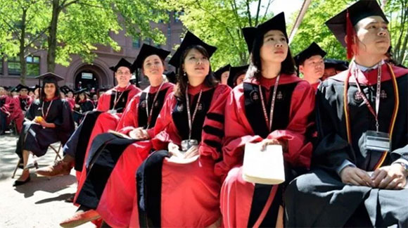 Đại học Harvard và M.I.T kiện chính quyền Mỹ vì quyết định tước visa của sinh viên