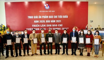 Tạp chí Thời Đại đoạt Giải A bìa báo Tết ấn tượng năm 2021