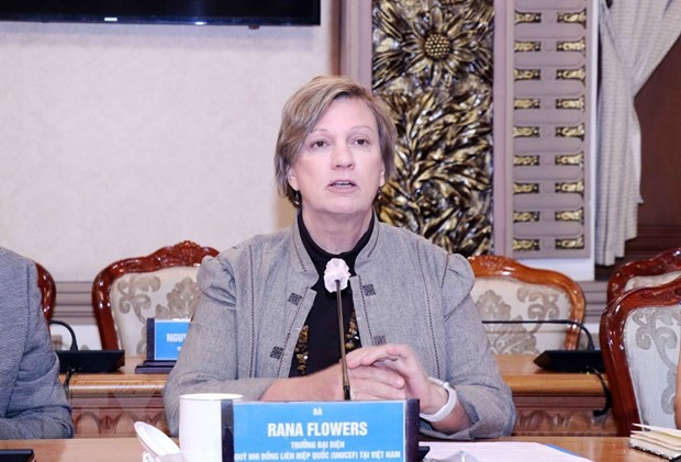 Bà Rana Flowers, Trưởng đại diện Quỹ Nhi đồng Liên hợp quốc (UNICEF) tại Việt Nam phát biểu trong buổi tiếp. (Ảnh: Xuân Khu/TTXVN)