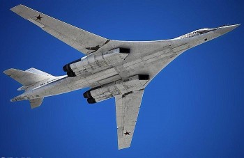 Máy bay ném bom siêu thanh Tu-160 Nga bất ngờ hoạt động gần mũi Florida